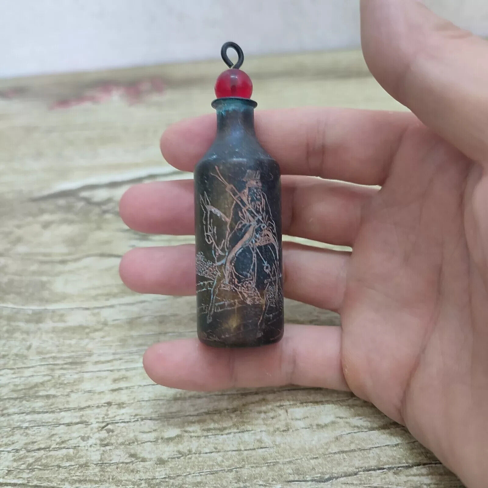 Garrafa de rapé esculpida em c - Vintage Collectible Bottles avaliação e preço