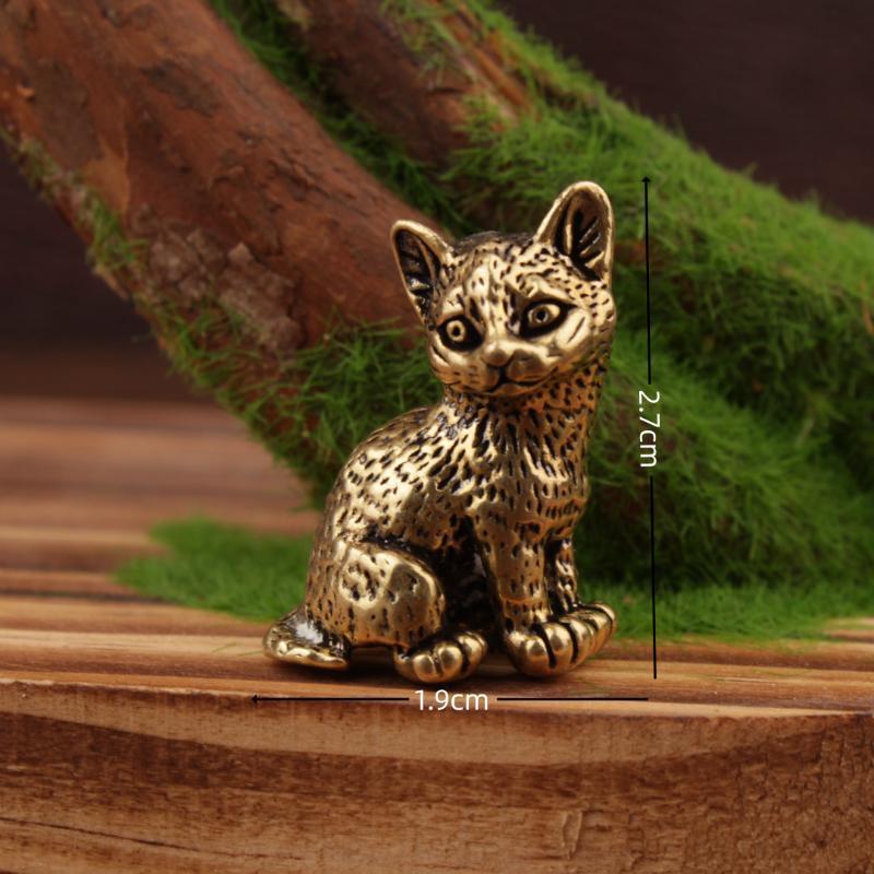 Pequena Estatueta de Gato em L - Vintage Collectibles Store avaliação e preço